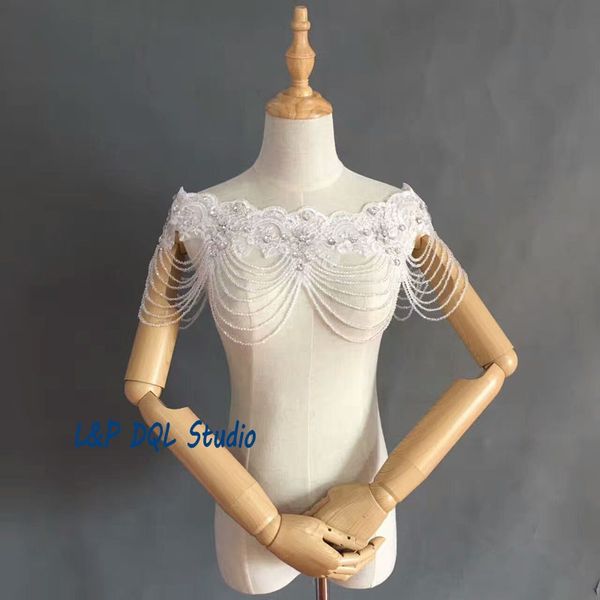 2017 summer bridal wraps floral appliqu with beads pearls short size wedding accessories bridal boleros cheap, White
2017 summer bridal wraps floral appliqu with beads pearls short size wedding accessories bridal boleros cheap, White