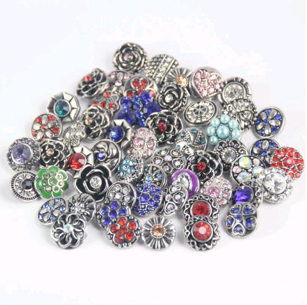 Hot Wholesale 50pcs Lot Mix Many styles High quality 18mm Metal Snap Button Charm Rhinestone Styles Button DIY Snaps Jewelry NOOSA chunk
Hot Wholesale 50pcs Lot Mix Many styles High quality 18mm Metal Snap Button Charm Rhinestone Styles Button DIY Snaps Jewelry NOOSA chunk