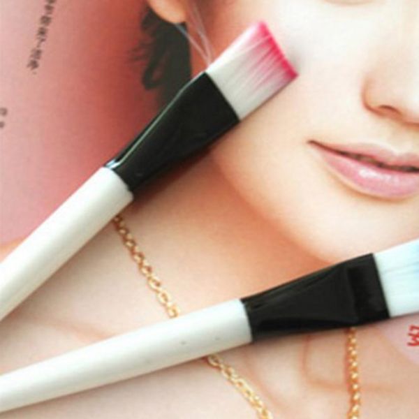 wholesale- new color random1pc mini facial eyes mask brush women natural face makeup brushes ing
wholesale- new color random1pc mini facial eyes mask brush women natural face makeup brushes ing