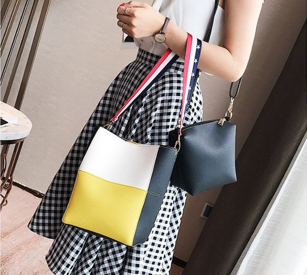 2017. leisure fashion bag. bucket bag. new pattern. wide shoulder strap. female bag. pu. small. soft.cross body.shoulder bags
2017. leisure fashion bag. bucket bag. new pattern. wide shoulder strap. female bag. pu. small. soft.cross body.shoulder bags