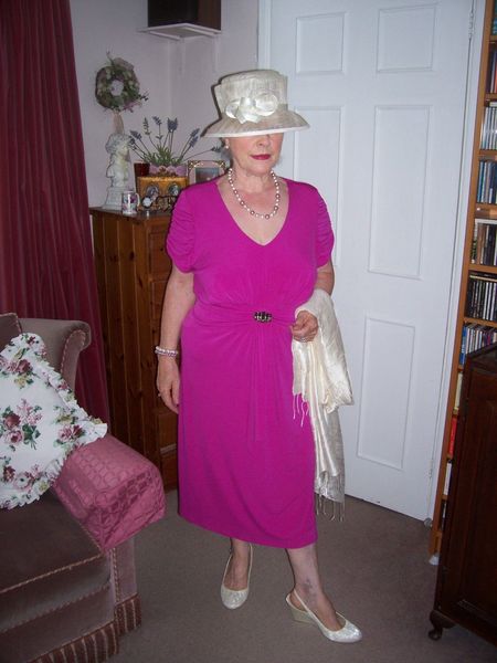 v neck short sleeve sheath mother of the bride dress fuchsia chiffon formal gowns tea length new custom made pleated elegant crystal modern, Black;red
v neck short sleeve sheath mother of the bride dress fuchsia chiffon formal gowns tea length new custom made pleated elegant crystal modern, Black;red