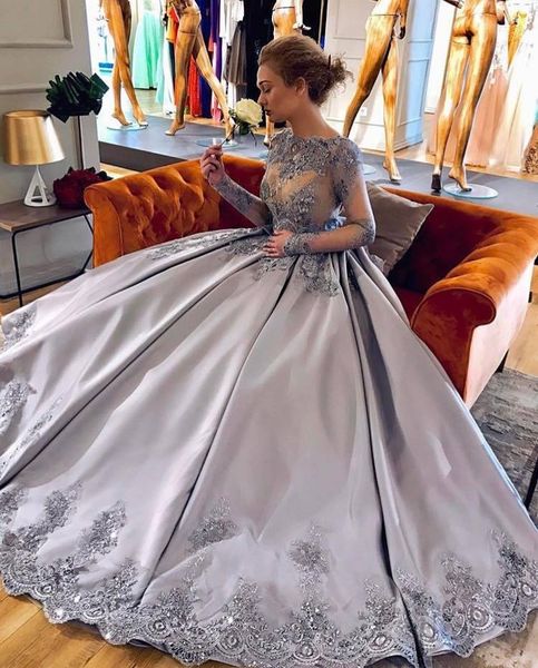 lilac plus size ball gown prom dresses bateau neck long sleeves crystal appliques satin sparkly evening gowns formal celebrity dresses, Black;red
lilac plus size ball gown prom dresses bateau neck long sleeves crystal appliques satin sparkly evening gowns formal celebrity dresses, Black;red