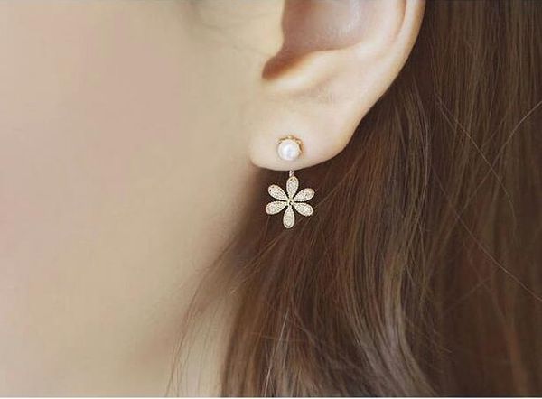 dangle & chandelier small fragrant wind lady pearl crystal drhinestone iamond-studded five-leaf flower after wearing earrings cuff wholesale, Silver
dangle & chandelier small fragrant wind lady pearl crystal drhinestone iamond-studded five-leaf flower after wearing earrings cuff wholesale, Silver