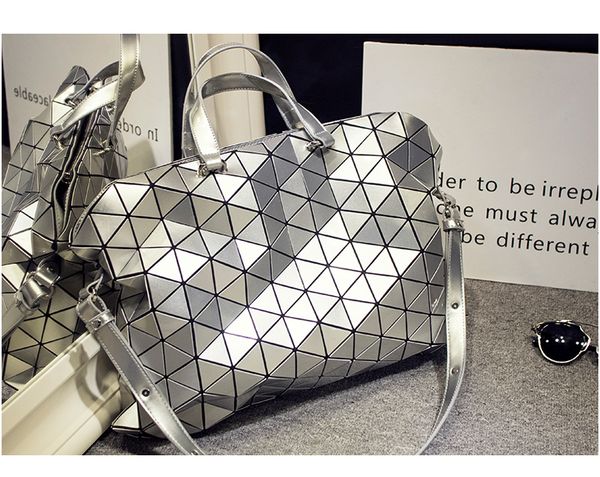 geometric design fashion bao bao handbag foldable plaid women shoulder bag quilted folded casual large shopping bag for women
geometric design fashion bao bao handbag foldable plaid women shoulder bag quilted folded casual large shopping bag for women