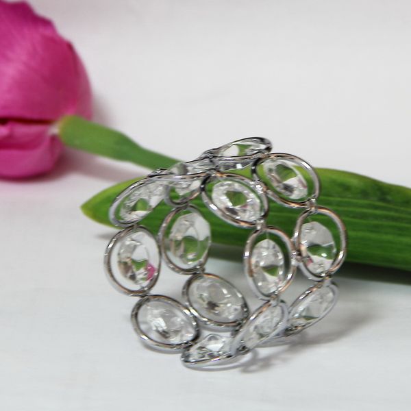 wholesale- bling metal crystal beaded bling napkin rings silver color for wedding decoration set of 4pcs hwb-1083s
wholesale- bling metal crystal beaded bling napkin rings silver color for wedding decoration set of 4pcs hwb-1083s