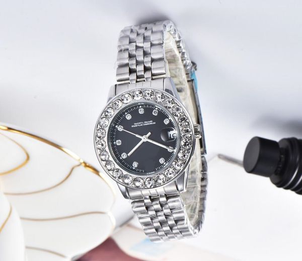 Роскошные женские золотые часы Flower Full Diamond золотые часы со стразами женские дизай
Роскошные женские золотые часы Flower Full Diamond золотые часы со стразами женские дизай