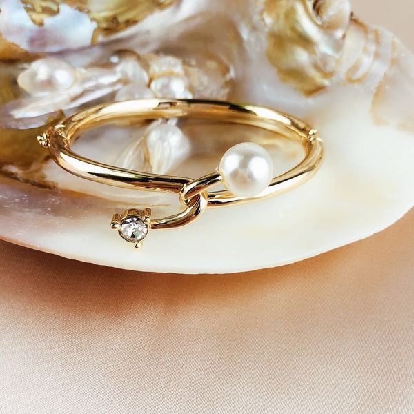 gold knot love pearl rhinestone inlay charm designer bangle bracelet bangle bileklik bransoletki damskie bracelet femme, Black
gold knot love pearl rhinestone inlay charm designer bangle bracelet bangle bileklik bransoletki damskie bracelet femme, Black