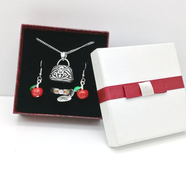 18pcs square white + red earrings necklace pendant ring set box jewelry jewelry box gift set 90x90 x30mm "fashion, Black;white
18pcs square white + red earrings necklace pendant ring set box jewelry jewelry box gift set 90x90 x30mm "fashion, Black;white