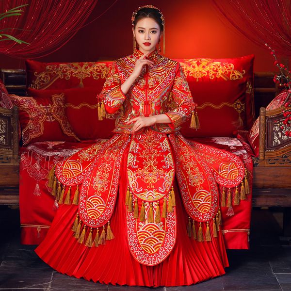 red wedding bride chinese style cheongsam traditional lady long qipao embroidery women's evening dress marry clothes s - xxxl
red wedding bride chinese style cheongsam traditional lady long qipao embroidery women's evening dress marry clothes s - xxxl
