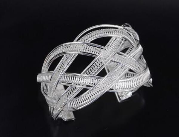 style exaggerated jewelry pieces of metal braided bracelet geometric hollow alloy open bracelet fashion classic exquisite elegance, Black
style exaggerated jewelry pieces of metal braided bracelet geometric hollow alloy open bracelet fashion classic exquisite elegance, Black