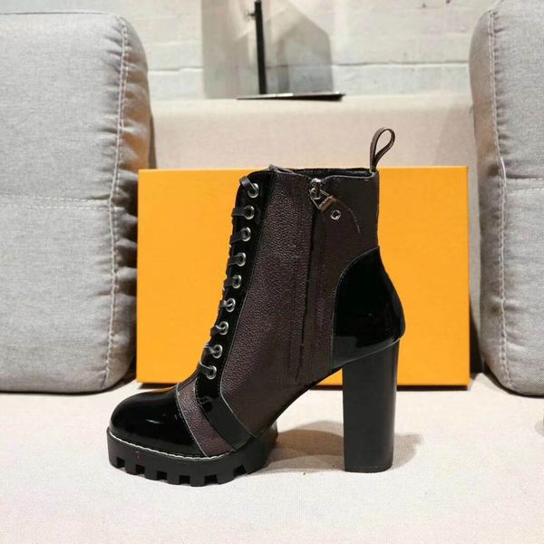 new level version of the 2018 strap shoes full real-leather rough-heeled martin boots fashion & leisure set in black height 9.5cm si
new level version of the 2018 strap shoes full real-leather rough-heeled martin boots fashion & leisure set in black height 9.5cm si
