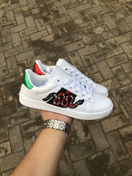 2018 new women white ca ual flat hoe ace embroidery mall bee women neaker outdoor female zapatilla walking hoe apato 36 44
2018 new women white ca ual flat hoe ace embroidery mall bee women neaker outdoor female zapatilla walking hoe apato 36 44