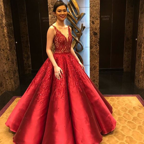sequins beaded long prom dresses sheer v-neck lace applique sleeveless floor length party gowns glamorous satin ball gown evening dresses, Black
sequins beaded long prom dresses sheer v-neck lace applique sleeveless floor length party gowns glamorous satin ball gown evening dresses, Black