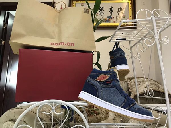 Original Box NEW 2018 Jiont Limited 1 Blue Denim X Jeans Sports Basketball Shoes for Best quality Men 1s I Casual Athletic Sneakers US 7-13
Original Box NEW 2018 Jiont Limited 1 Blue Denim X Jeans Sports Basketball Shoes for Best quality Men 1s I Casual Athletic Sneakers US 7-13