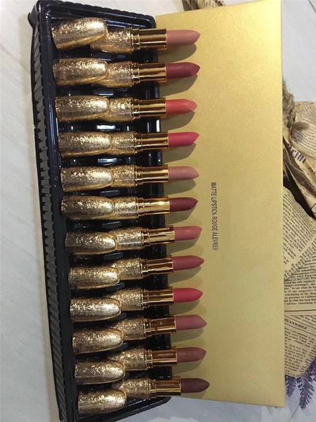 Известный бренд Matte Lipstick Rouge Alevres 12-цветный матовый набор помады / коробка
Известный бренд Matte Lipstick Rouge Alevres 12-цветный матовый набор помады / коробка