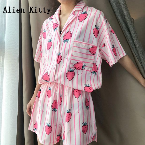 alien kitty short sleeve sleepwear female home clothing striped strawberry print pajamas sets2018 women turn-down collar shorts, Blue;gray
alien kitty short sleeve sleepwear female home clothing striped strawberry print pajamas sets2018 women turn-down collar shorts, Blue;gray