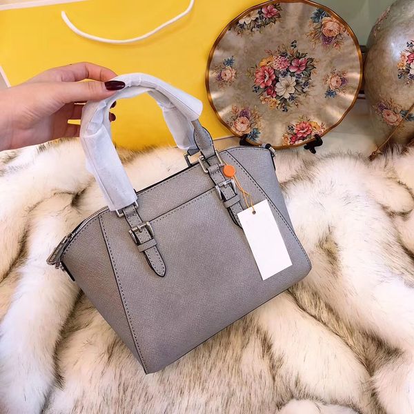Explosion Brand Luxury Women Spikes Handbags Designer 11 Colors Soft Leather Crossbody Bag Shoulder Strap Ladies Tote Shoulder Bags
Explosion Brand Luxury Women Spikes Handbags Designer 11 Colors Soft Leather Crossbody Bag Shoulder Strap Ladies Tote Shoulder Bags