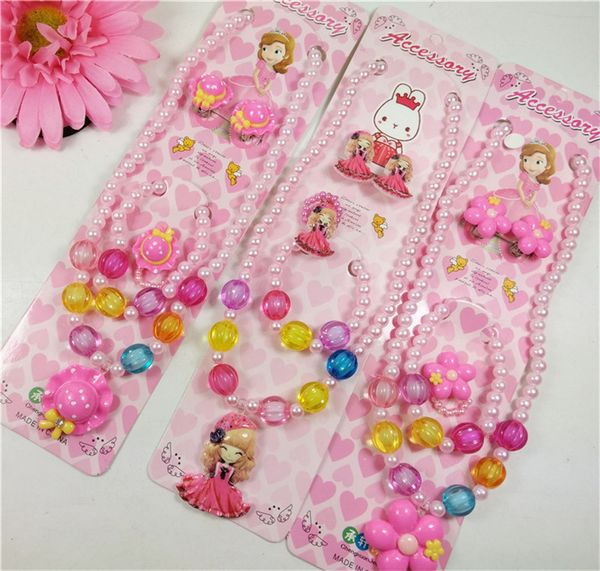 Children Jewelry Set Girls Pearl Jewelry Accessories Priness Necklace Ring Hairpin Fashion Hair Rope Christmas Gift T0330
Children Jewelry Set Girls Pearl Jewelry Accessories Priness Necklace Ring Hairpin Fashion Hair Rope Christmas Gift T0330