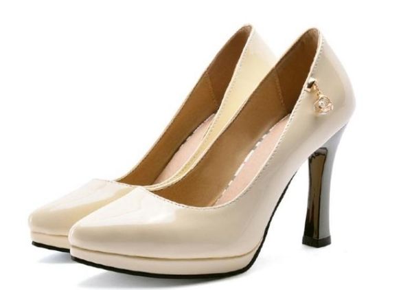 send 2017 spring fashion high heel waterproof table pointed end women's shoes, Black
send 2017 spring fashion high heel waterproof table pointed end women's shoes, Black