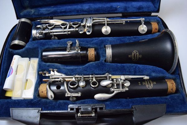 buffet b12 17 keys bb tune ebony clarinet brand quality woodwind instruments silver plated button b flat musical instrument with case
buffet b12 17 keys bb tune ebony clarinet brand quality woodwind instruments silver plated button b flat musical instrument with case