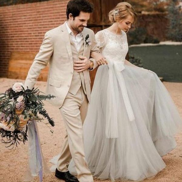 2019 vintage country beach wedding dresses sheer jewel neck capped short sleeves lace silver tulle long bridal gowns with sash, White
2019 vintage country beach wedding dresses sheer jewel neck capped short sleeves lace silver tulle long bridal gowns with sash, White