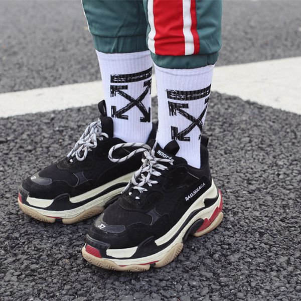 new original design europe and the united states fashion brand stripes arrow tube socks hip-hop couple skateboard socks, Black
new original design europe and the united states fashion brand stripes arrow tube socks hip-hop couple skateboard socks, Black