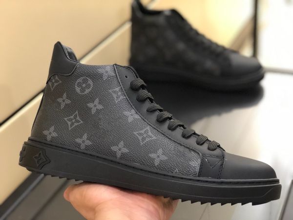 In 2018, the new high-end luxury brand in autumn and winter, fashionable and comfortable men's casual shoes, size 38-44
In 2018, the new high-end luxury brand in autumn and winter, fashionable and comfortable men's casual shoes, size 38-44