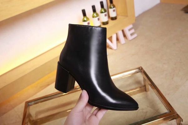 autumn winter women boots solid european ladies shoes martin boots suede leather ankle boots with thick scrub size 35-40, Black
autumn winter women boots solid european ladies shoes martin boots suede leather ankle boots with thick scrub size 35-40, Black