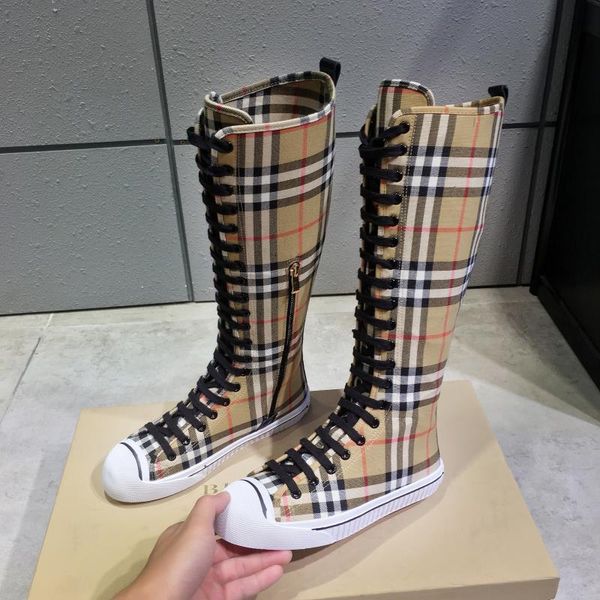 Роскошные ретро-клетчатые сапоги Новые плоские сапоги ручной работы с высоким бе
Роскошные ретро-клетчатые сапоги Новые плоские сапоги ручной работы с высоким бе