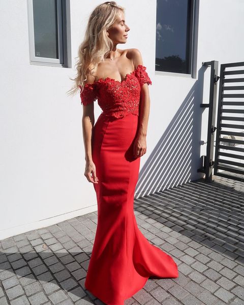 long red simple lace mermaid prom evening dresses long backless applique floor length formal celebrity dresses evening gowns yousef aljasm, Black;red
long red simple lace mermaid prom evening dresses long backless applique floor length formal celebrity dresses evening gowns yousef aljasm, Black;red