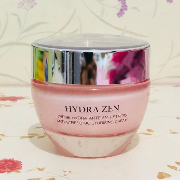 Hydra Zen Neocalm Day Cream Instant Moisturizing Skin Care Face Cream 50ml 48pcs
Hydra Zen Neocalm Day Cream Instant Moisturizing Skin Care Face Cream 50ml 48pcs