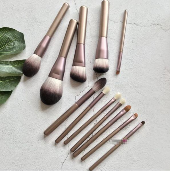 12pcs make-up brush sets purple grape brush set wool eye shadow loose powder brush
12pcs make-up brush sets purple grape brush set wool eye shadow loose powder brush