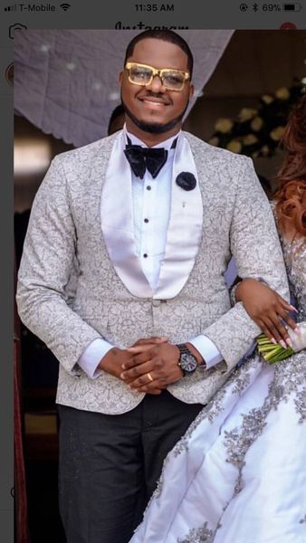 fashionable jacquard groomsmen shawl lapel one button (jacket+pants+tie) groom tuxedos groomsmen man suit mens wedding suits bridegroom, Black;gray
fashionable jacquard groomsmen shawl lapel one button (jacket+pants+tie) groom tuxedos groomsmen man suit mens wedding suits bridegroom, Black;gray