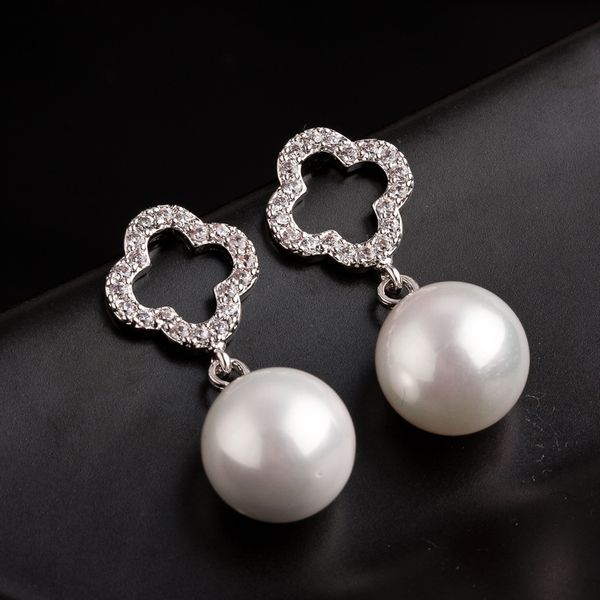 wholesale2018 fashion stud earrings brand charm crystal cubic zircon diamond pearl beads stud earrings women's jewelry gift pearl earin, Golden;silver
wholesale2018 fashion stud earrings brand charm crystal cubic zircon diamond pearl beads stud earrings women's jewelry gift pearl earin, Golden;silver