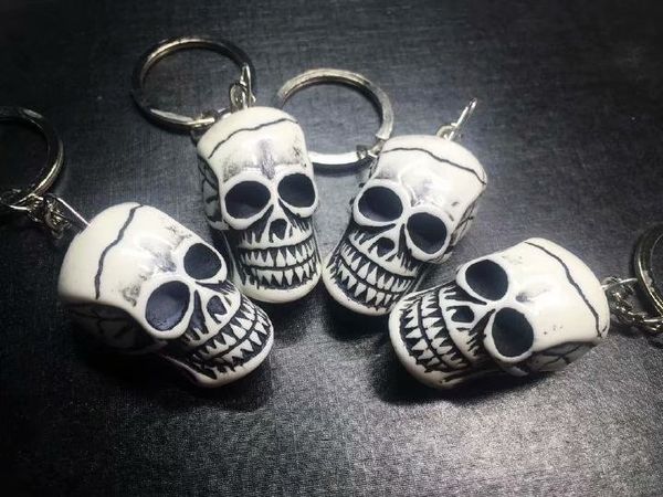 yqtdmy new 12 pcs imitation carving gothic horror skeleton skull head keychain, Slivery;golden
yqtdmy new 12 pcs imitation carving gothic horror skeleton skull head keychain, Slivery;golden