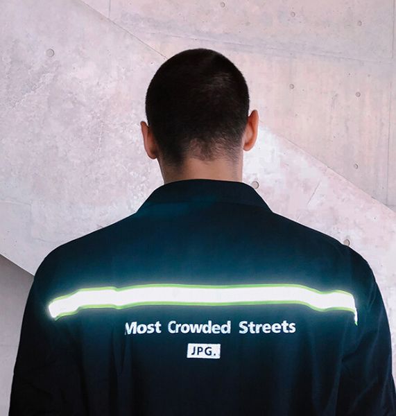 18 FW Mens Light Reflection Shirts High Street Long Sleeve Hip Hop Shirts Chest Pockets Turn Down Collar Tuxedo Shirt
18 FW Mens Light Reflection Shirts High Street Long Sleeve Hip Hop Shirts Chest Pockets Turn Down Collar Tuxedo Shirt