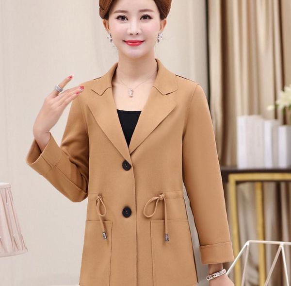 middle-aged mother spring coat woman 2018 new style western-style clothes, White;black
middle-aged mother spring coat woman 2018 new style western-style clothes, White;black