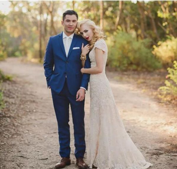 2018 new fashion mens suits for wedding two buttons slim fit groom tuxedos groomsmen wedding suits formal party prom suits, Black;gray
2018 new fashion mens suits for wedding two buttons slim fit groom tuxedos groomsmen wedding suits formal party prom suits, Black;gray