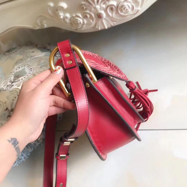 2018 shoulder brand famous new c fashion tassel messenger crochet rivet st bag designer crossbody vnqtq, Red;black
2018 shoulder brand famous new c fashion tassel messenger crochet rivet st bag designer crossbody vnqtq, Red;black