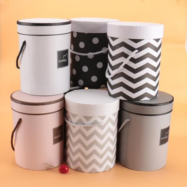 wholesale-candy box wedding creative portable gift bags cylinder shape gift box for birthday wedding solid color dots stripe decoration
wholesale-candy box wedding creative portable gift bags cylinder shape gift box for birthday wedding solid color dots stripe decoration
