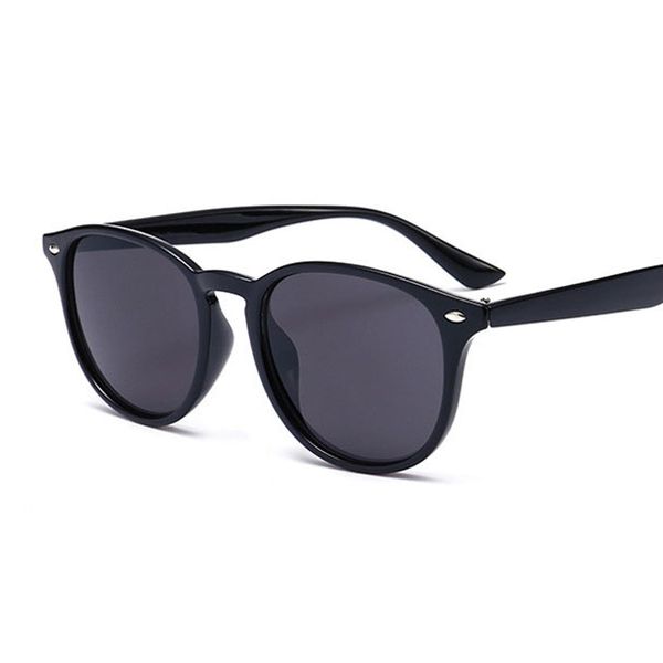 wholesale 2020 new design hd mirror women men popular sunglasses simple design round plastic frame glasses for party travel outdoor, White;black
wholesale 2020 new design hd mirror women men popular sunglasses simple design round plastic frame glasses for party travel outdoor, White;black