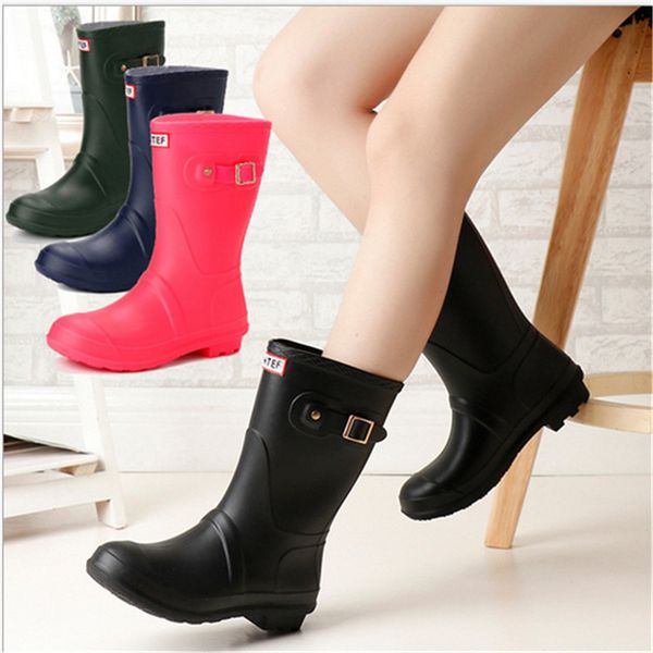 Fshion Girls Rainboots Mid-calf Low Heels Rain Boots Women Famous Brand Waterproof Rubber Water Shoes Ladies Outdoor Rainshoes 4 Colors
Fshion Girls Rainboots Mid-calf Low Heels Rain Boots Women Famous Brand Waterproof Rubber Water Shoes Ladies Outdoor Rainshoes 4 Colors
