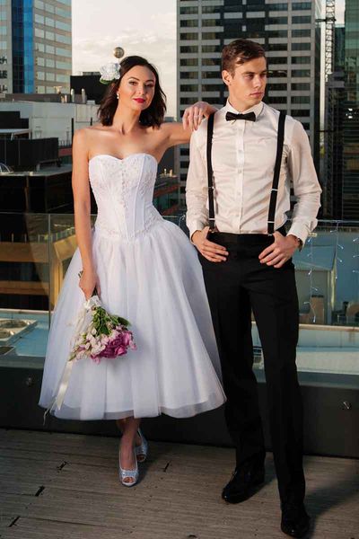 elegant new tea length wedding dresses princess a line organza ruffled applique lace sweetheart short wedding bridal gowns, White
elegant new tea length wedding dresses princess a line organza ruffled applique lace sweetheart short wedding bridal gowns, White