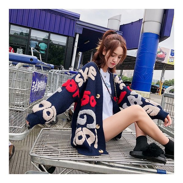 fashionable women's cardigan women's 2018 new jacket trend of europe station large needle thick hair thread women sweater, White;black
fashionable women's cardigan women's 2018 new jacket trend of europe station large needle thick hair thread women sweater, White;black
