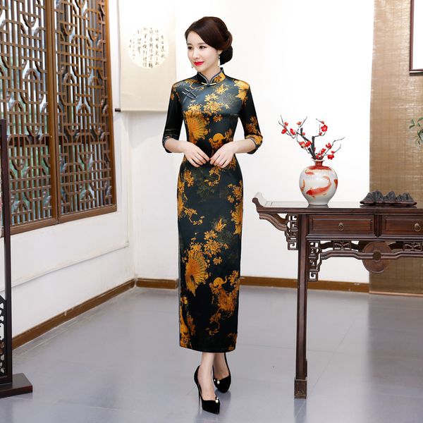 new arrival 2018 half sleeve floral embroidery qipao long velvet cheongsam dress women's chinese traditional dress plus size 3xl, Red
new arrival 2018 half sleeve floral embroidery qipao long velvet cheongsam dress women's chinese traditional dress plus size 3xl, Red