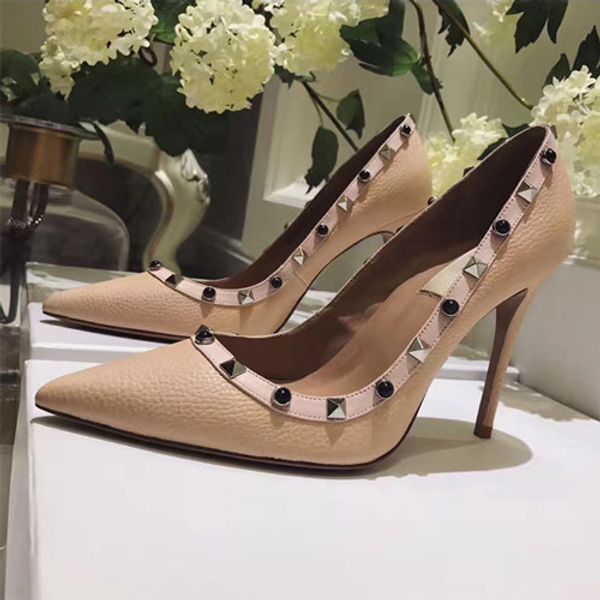 2018 New Fashion Brand Luxury Women Rivets high heels Pointed Toe Metal Rock stud Shoes genuine Leather women pumps size 35-42
2018 New Fashion Brand Luxury Women Rivets high heels Pointed Toe Metal Rock stud Shoes genuine Leather women pumps size 35-42