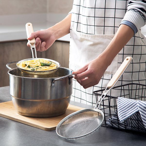 stainless steel frying spool household strainer screen large size fishing-face spoon, filter net leaking tool
stainless steel frying spool household strainer screen large size fishing-face spoon, filter net leaking tool