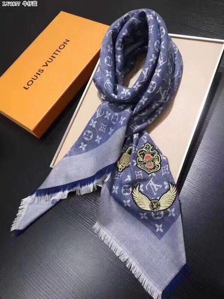 Wholesale-high Qualtiy Size 140*140CM Silk Scarf Euro Brand French designer floral Pattern Printed Women Gift silk Scarves luxury scarf
Wholesale-high Qualtiy Size 140*140CM Silk Scarf Euro Brand French designer floral Pattern Printed Women Gift silk Scarves luxury scarf