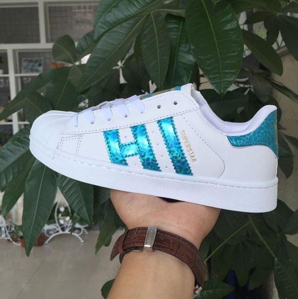 2018 classic holographic shoes Fashion Men Casual Shoes Superstar Female Sneakers Women Zapatillas Deportivas Mujer Lovers Sapatos Femininos
2018 classic holographic shoes Fashion Men Casual Shoes Superstar Female Sneakers Women Zapatillas Deportivas Mujer Lovers Sapatos Femininos