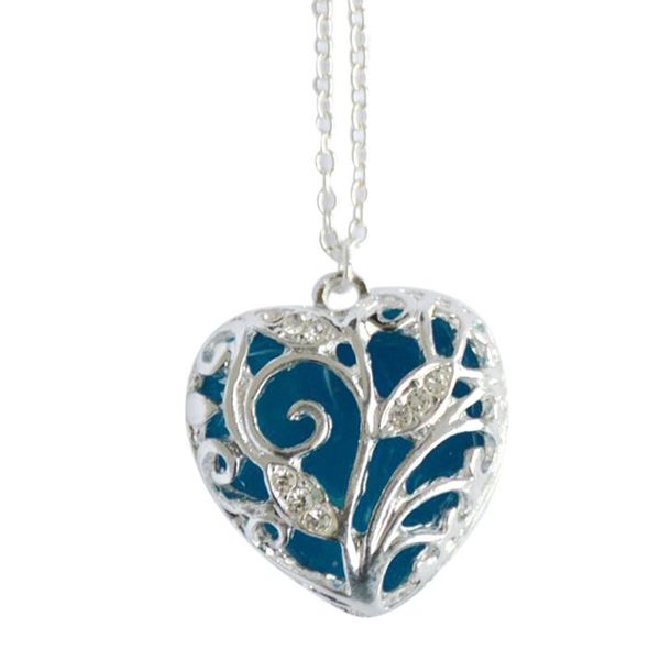 2017 new fashion heart shape shinning in the darkness necklace magical aqua blue heart glow in the dark pendant necklace gift#12, Golden;silver
2017 new fashion heart shape shinning in the darkness necklace magical aqua blue heart glow in the dark pendant necklace gift#12, Golden;silver